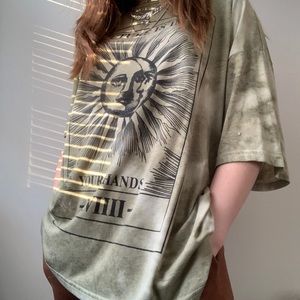 Green tie-dye graphic tee